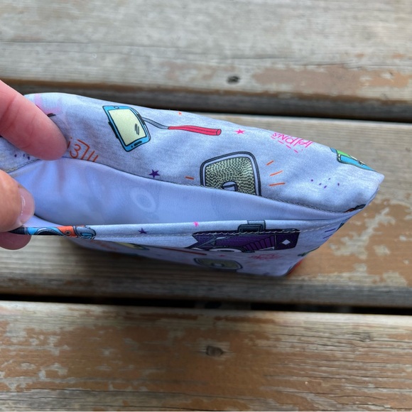 Smart Bottoms Camera Print Tote Bag - Picture 5 of 6